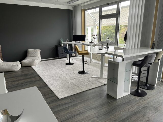 210 m² Bürofläche 3. OG mit Großraumbüro – Glasfaser, Klima & Parkplätze im IHP Süd