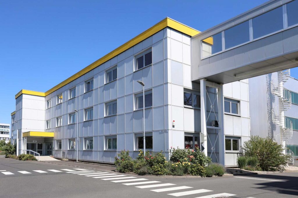 Moderne, renovierte Gewerbefläche mit 577m² im Industrie- und Handelspark.
