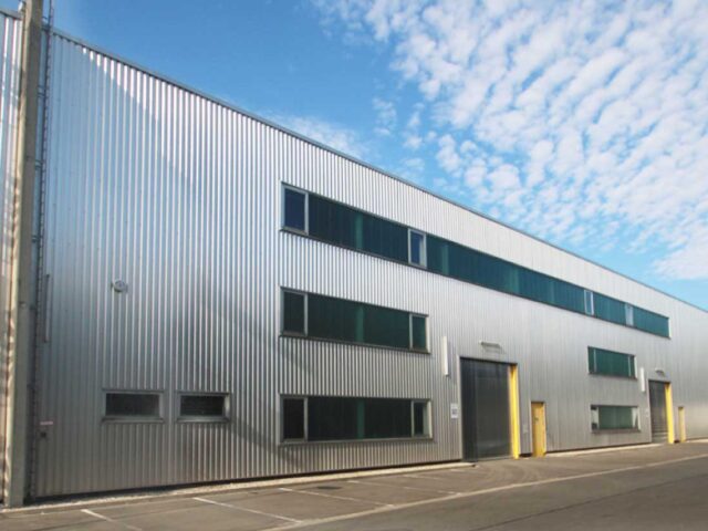 2815 qm Produktions- oder Lagerhalle mit High Tech Sicherheit